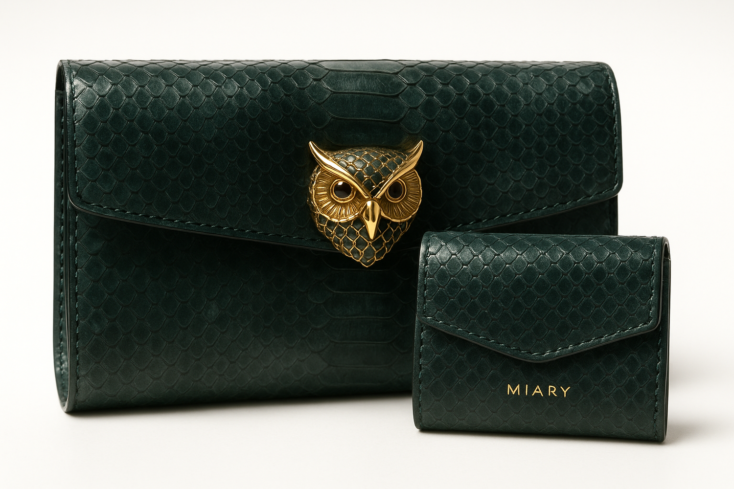 the owl's head need to e refined please, the size  is good, for the purse MIARY is too big make it 3 time less big